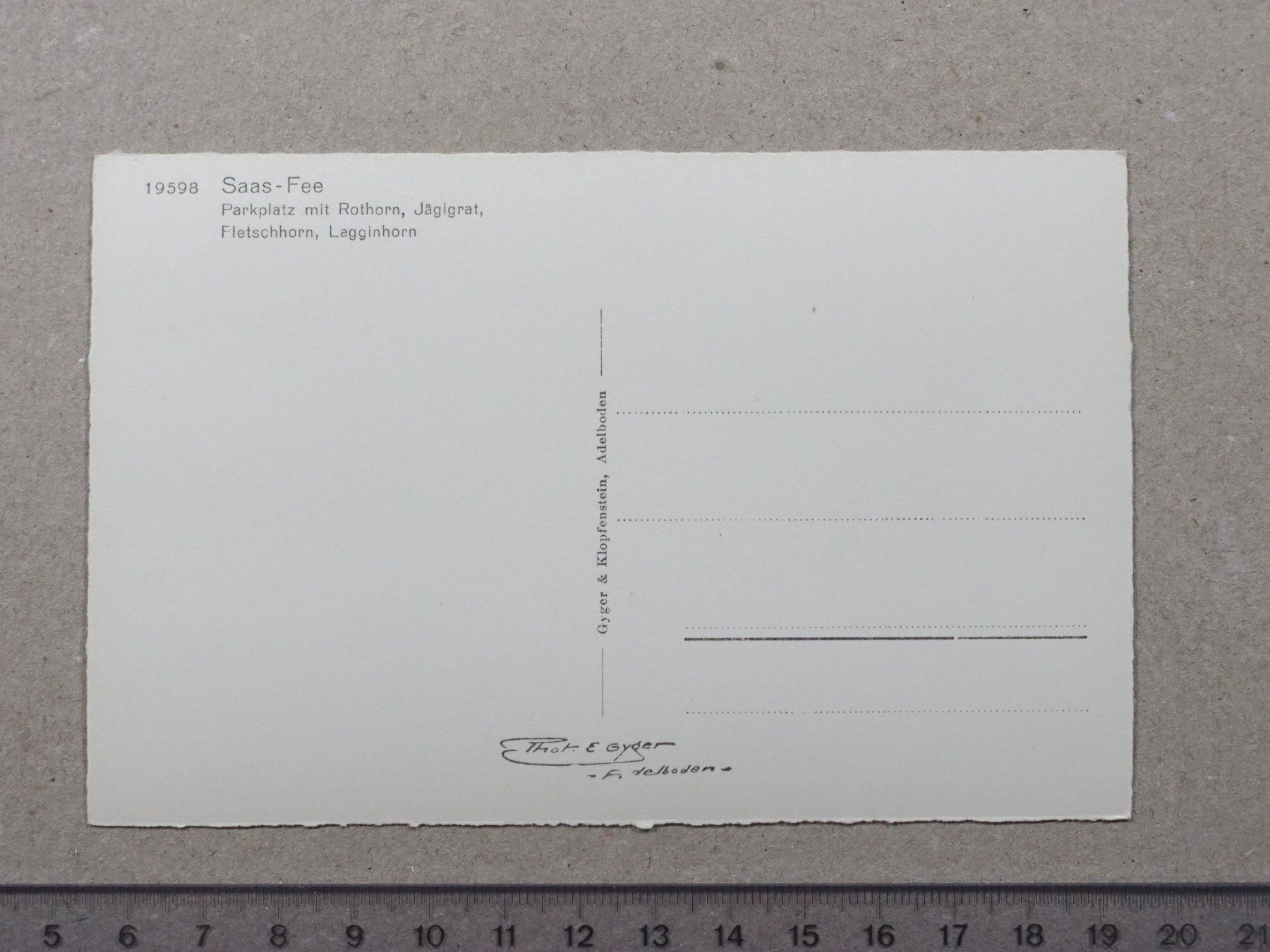 Cartoline postali: Saas-Fee, Autos, Oldtimer, Auto, Parkplatz, Rothorn – Usato da Lenzburg venduto da fh1 1