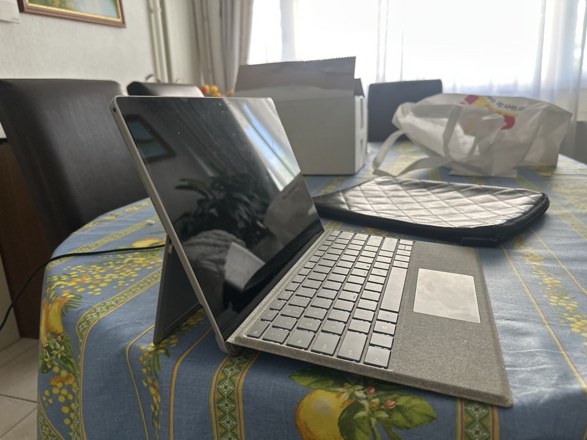 Microsoft Tastaturen: Microsoft Surface Pro 4 128 Go – clavier + housse cuir + cha – Neu (gemäss Beschreibung) aus Chêne-Bougeries von GLM24 1