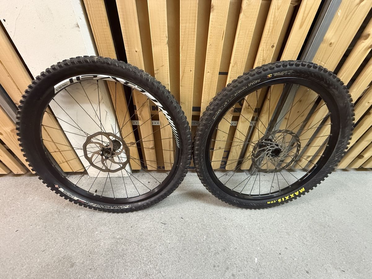 Mavic Pièces détachées: MTB Wheelset 26 Roval + Mavic  – D'occasion à Giswil par urr_7c5j