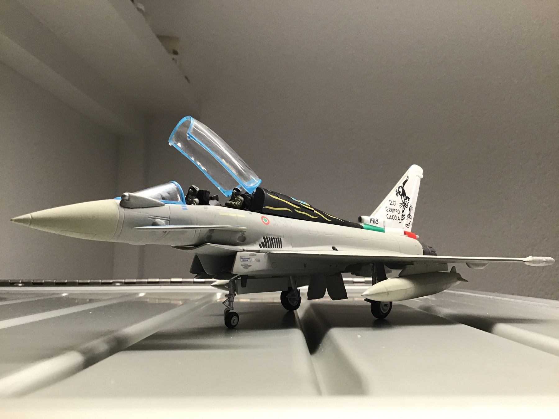 Kit di modellismo & Modellini statici: Eurofighter Typhoon Modellbausatz 1:72, Metall – Usato da Männedorf venduto da Spezial-Modelle