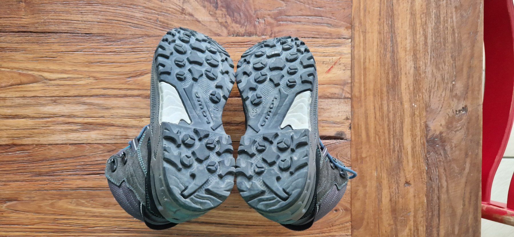 Lowa Chaussures garçon: Lowa Wanderschuhe Gr.35 – D'occasion à Zeiningen par rimoni 3