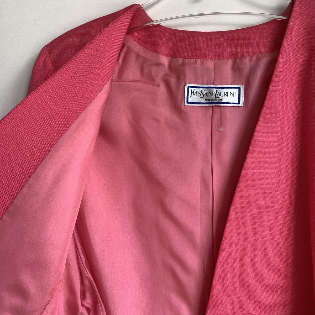 Saint Laurent Giacche: Yves Saint Laurent Variation Pink Spring Blazer, S – Usato da Genève venduto da Kookiek 8