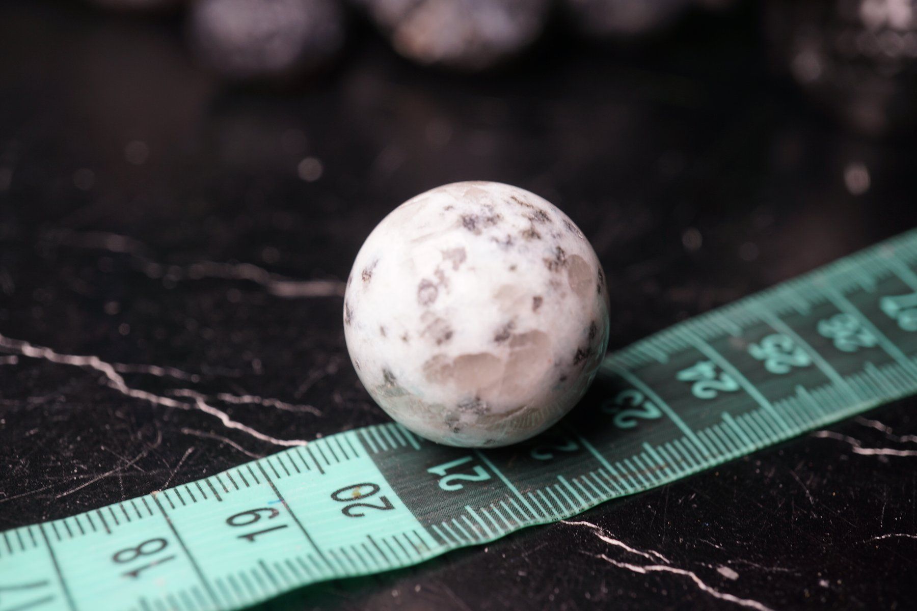 Mineralien & Heilsteine: Kiwi Stone    30mm Stein-Kugel - Startpreis ab 1.- – Neu und originalverpackt aus Eschenbach SG von  7