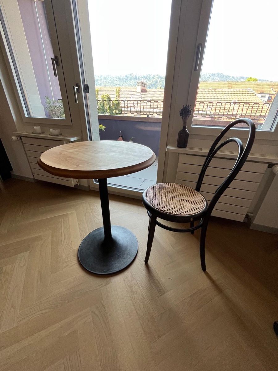 Tische: Designer Vintage Bistro Table – Gebraucht aus Kilchberg ZH von MariaPoirier 5