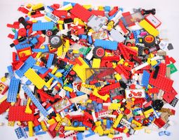 1.5 kg. Legoteile mit Minifiguren