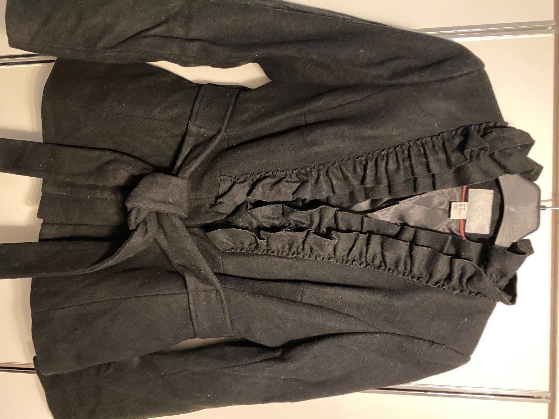Giacche: Damen Jacke  Blazer gr.38 – Usato da Pfungen venduto da Outlet64
