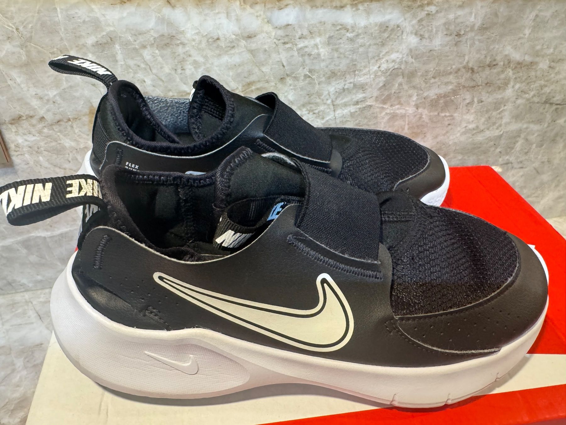 Nike Schuhe für Jungen: Nike basket T36.5 – Gebraucht aus Conches von chn_hgl6 1