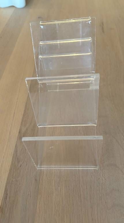 Altro in Decorazioni & Accessori: Plexiglasshalter, 3 verschiedene Grössen – Usato da Bottighofen venduto da con_6lgw 1
