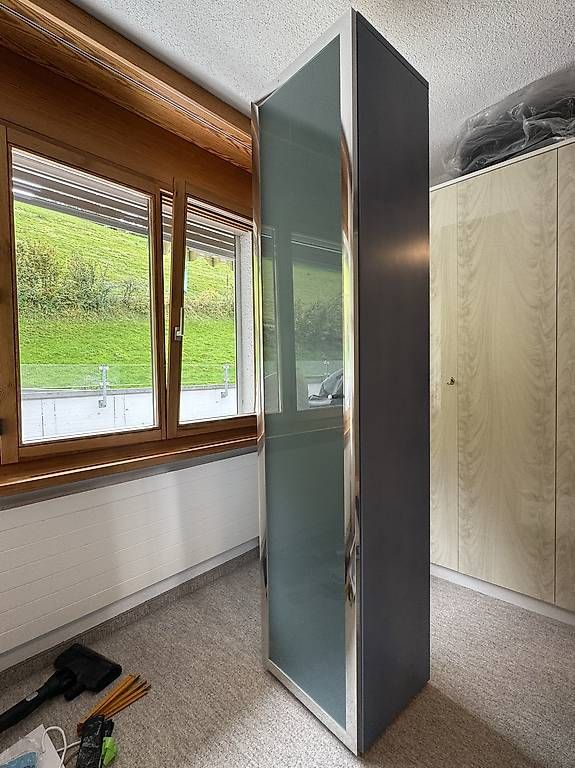 Vitrines: Vitrine gratis abzugeben – D'occasion à Walzenhausen par elhuuu21