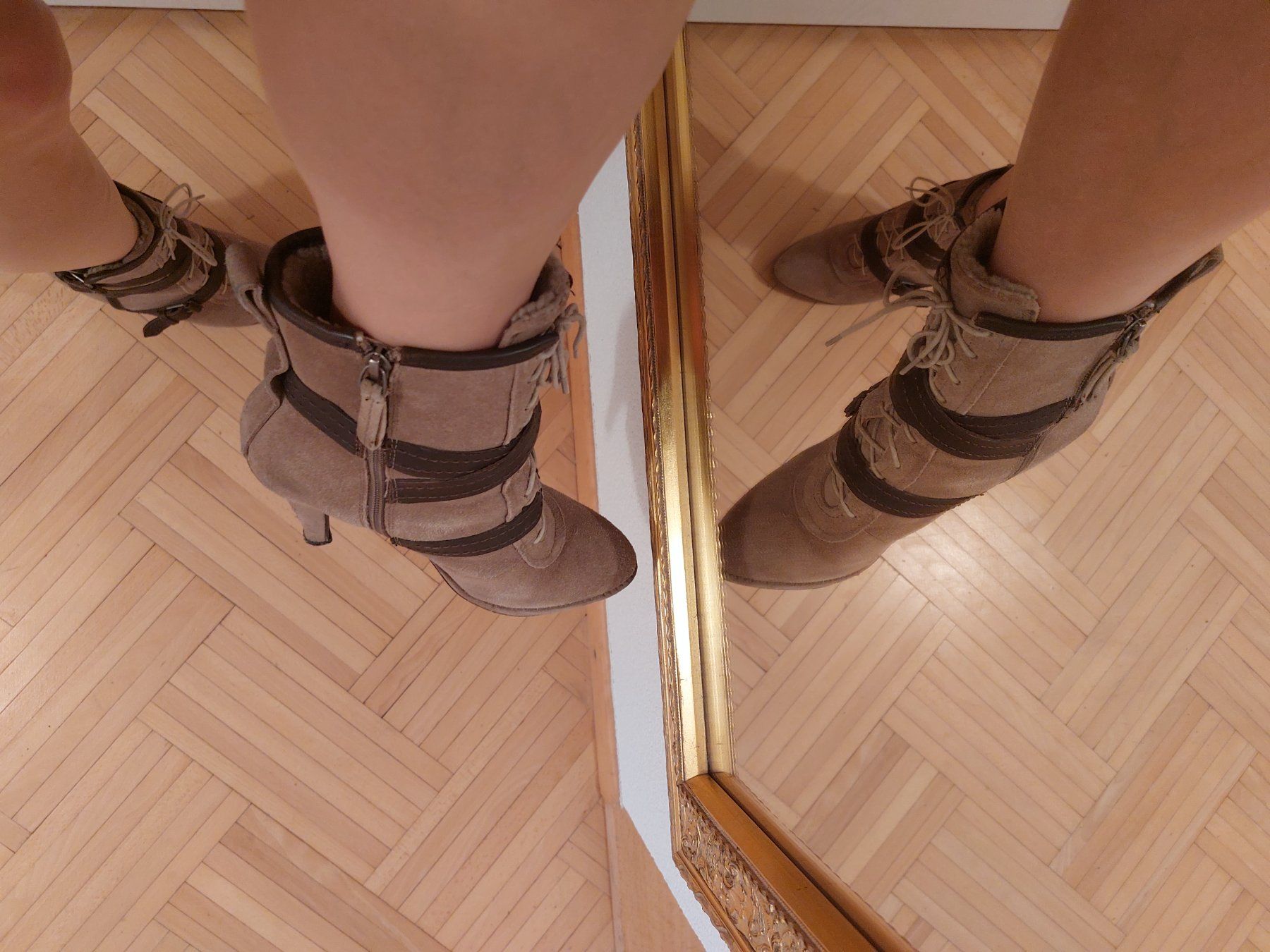 Scarpe da donna: Warme Wildlederstiefeletten Gr. 38 mit Lammfellfutter – Usato da Romanshorn venduto da SwissEnn 9