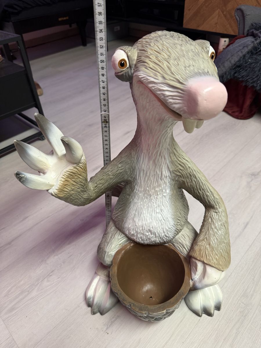 Statuette: Ice Age SID grosse Dekofigur 54 cm Pflanzgefäss Sammelfigur – Usato da Unterengstringen venduto da Birchermuesli63 1