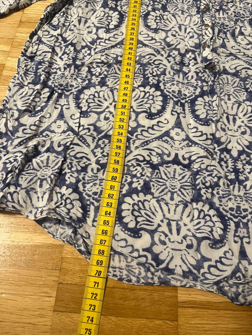 Zara Chemisiers: Bluse von Zara, Grösse L – D'occasion à Basel par Galia2000 3