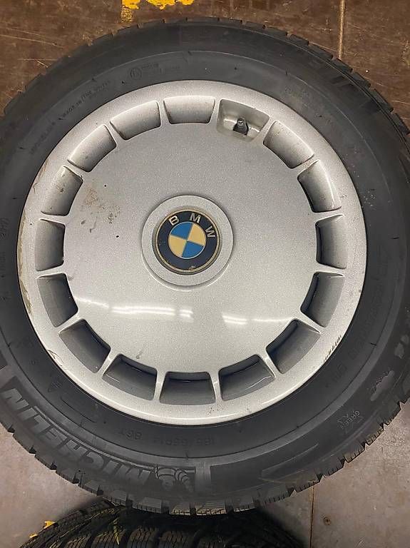 Pneumatici & Ruote complete: BMW E30 Kompletträder – Usato da Meisterschwanden venduto da marcog93 3