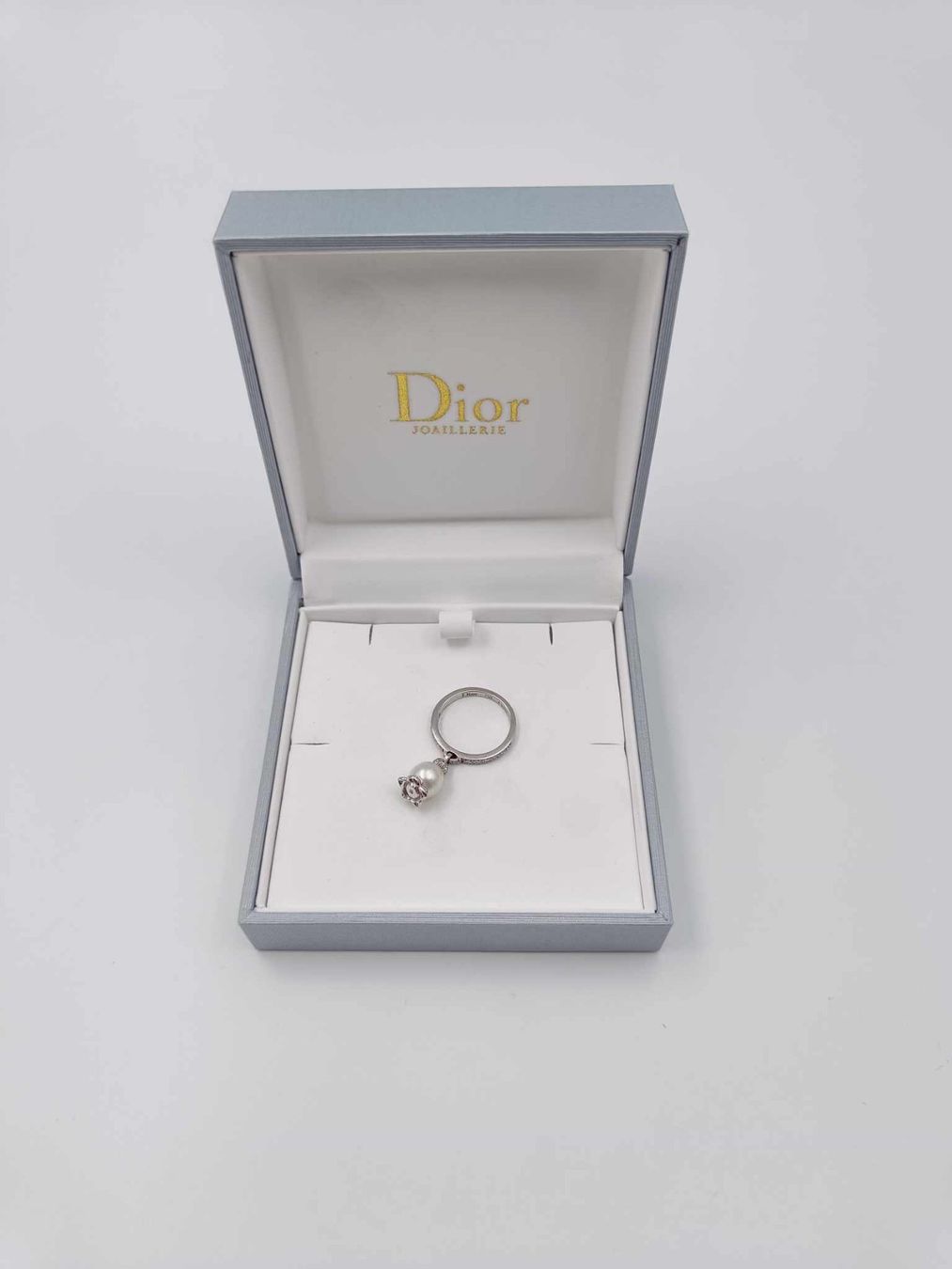 Dior Ringe: DIOR WEISSGOLDRING MIT PERLE UND DIAMANTEN – Gebraucht aus Luzern von EdiGem 1