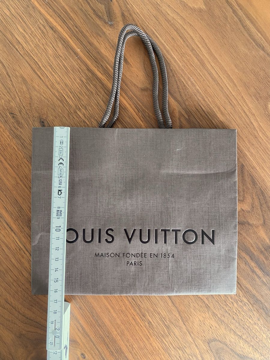 Louis Vuitton Borse: Louis Vuitton Papiertragetasche/Geschenktüte – Usato da Zürich venduto da blancali 1