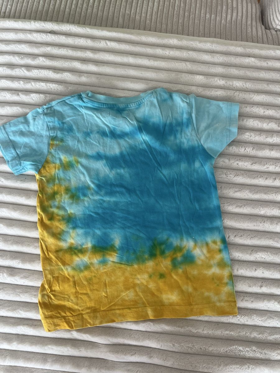 Camicie, T-shirt & Polo: SFERA T SHIRT MULTICOLOR 98/104 – Usato da Basel venduto da theo-g77 2