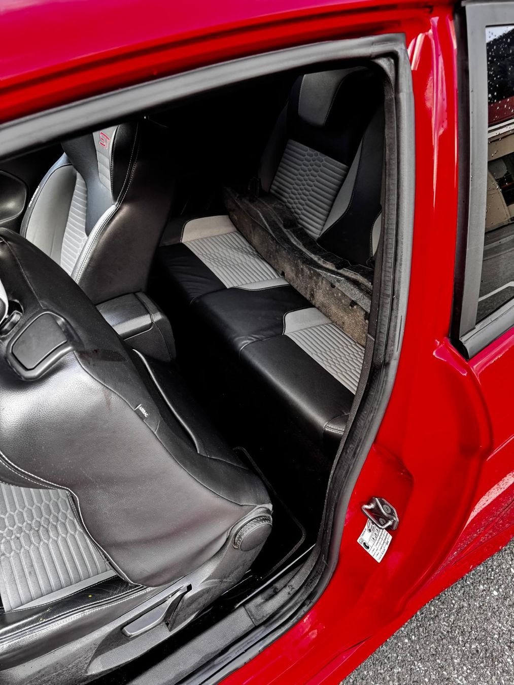 Ford Automobili: Ford Fiesta ST – Difettoso da Martigny venduto da Szymon2 4