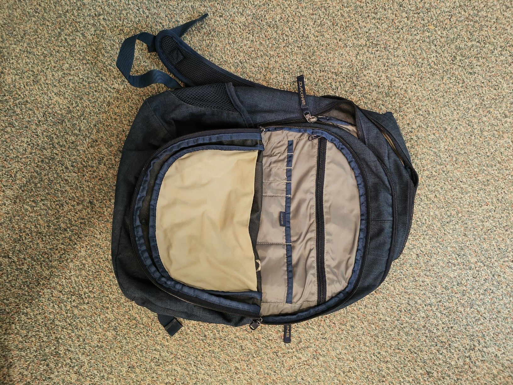 Dakine Zaini: Dakine Rucksack – Usato da Wangen b. Olten venduto da the_smithi 1