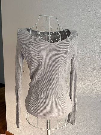  Schlichtes geripptes Langarm-Top 