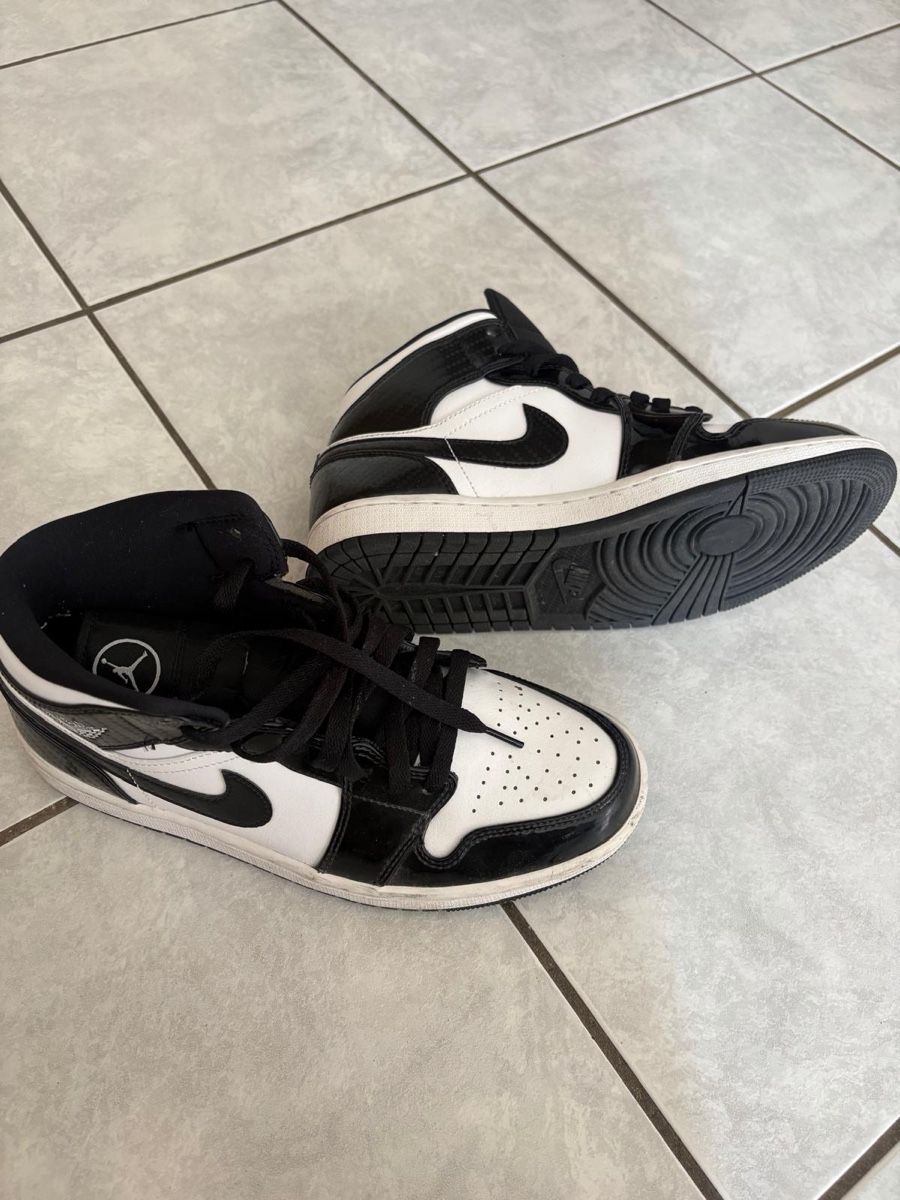 Jordan Herrenschuhe: Jordan 1 Mid Panda, taille 41,comme neuves, saison actuelle – Gebraucht aus La Chaux-de-Fonds von Sabinchenn