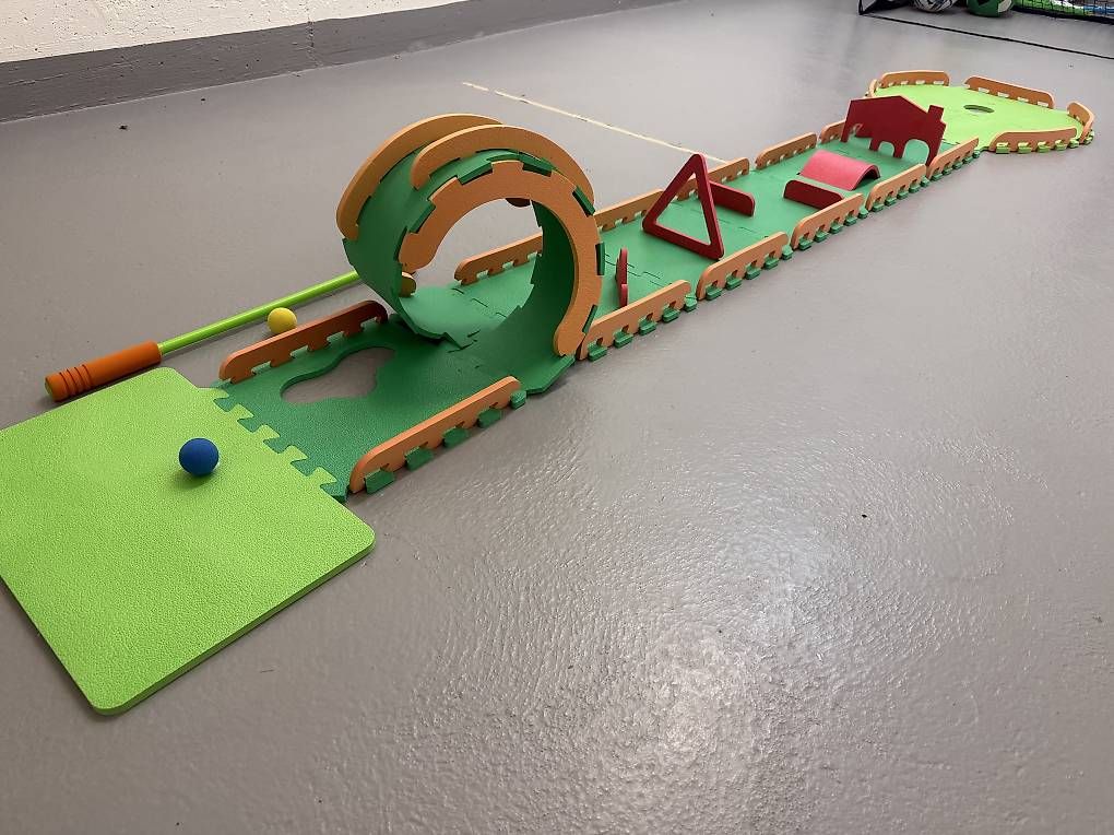 Giocattoli: Schaumstoff kinder minigolf set – Usato da Uster venduto da den_9jkr 1