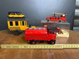Lot an drei verschiedenen Modell Autos