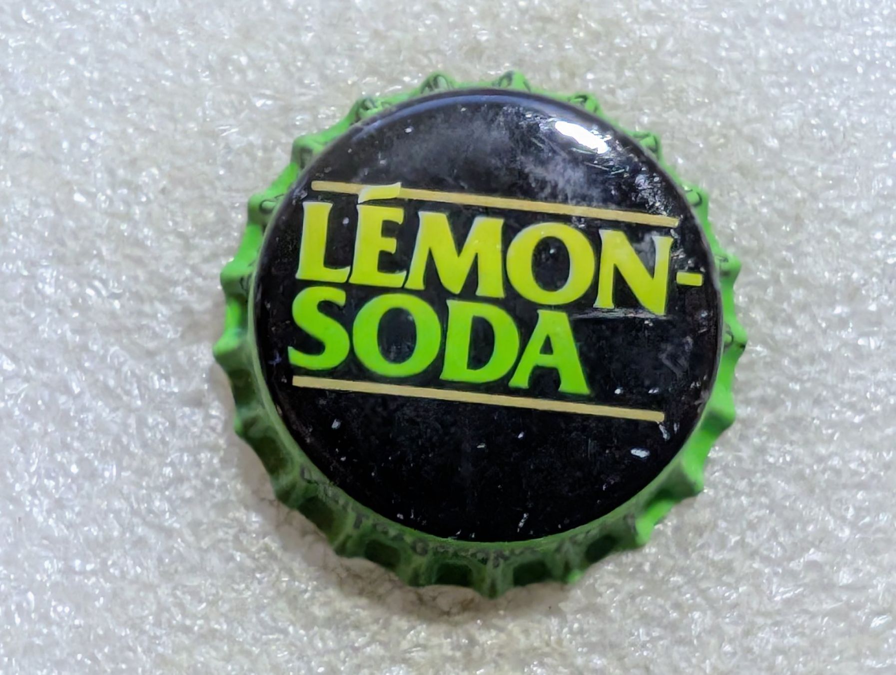 Placchette & Badge: Ansteckpin 189: Lemon Soda – Usato da Oppligen venduto da Pin-Fall-Shop