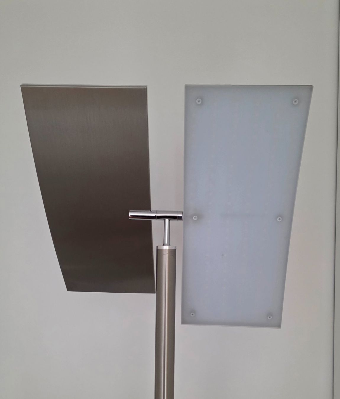 Lampade: LED Stehleuchte dimmbar – Usato da Ibach venduto da Ro-Ka 1