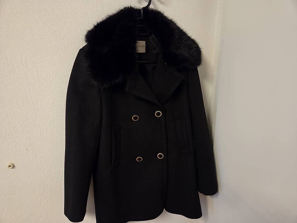 Giacche: NEU: Rinascimento Jacke schwarz Gr. S – Nuovo (secondo la descrizione) da Mels venduto da Aloha86