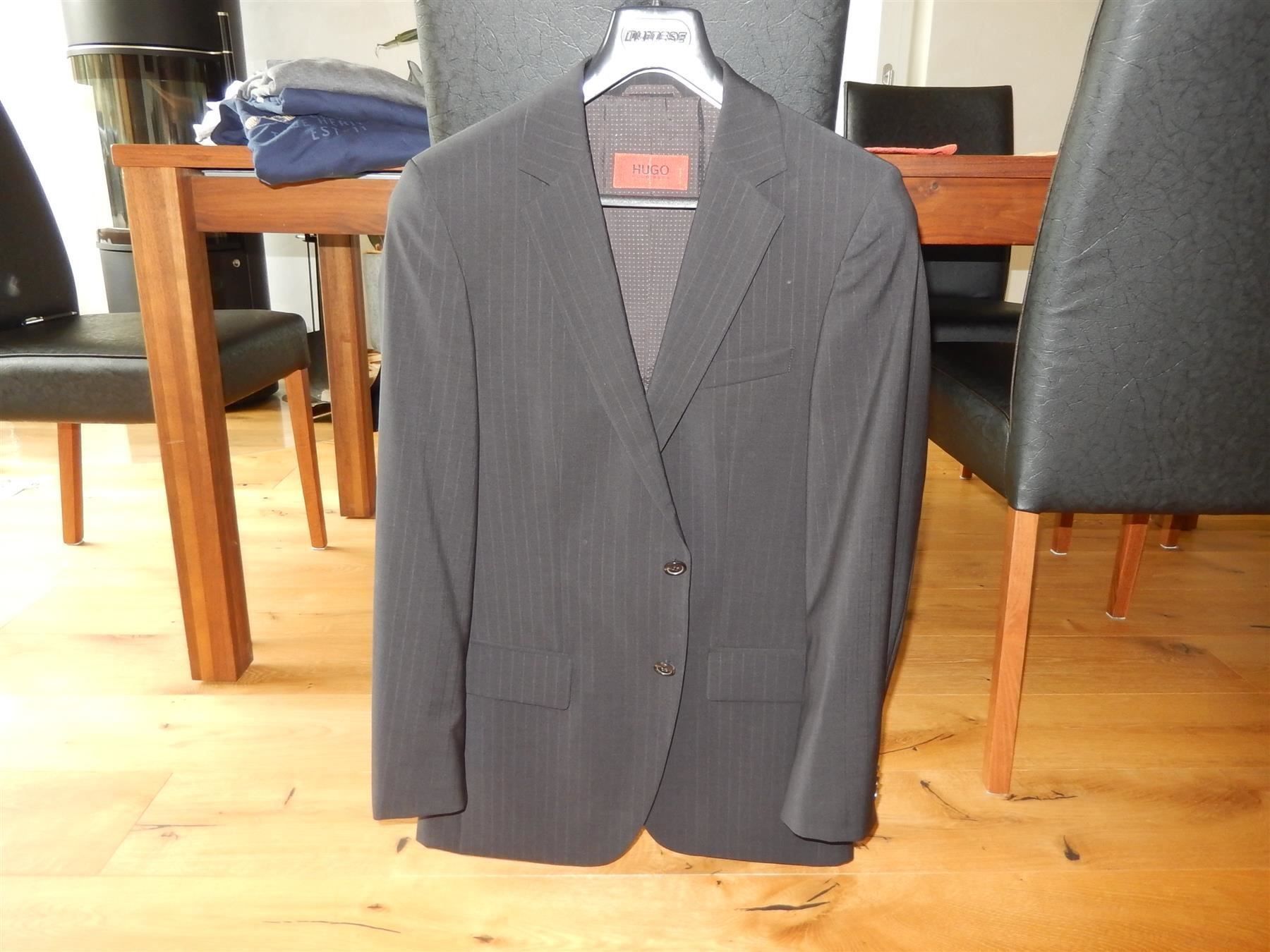 Hugo Boss Completi: HUGO BOSS Anzugssakko schwarz Grösse 44 – Usato da Schaan venduto da Sya6