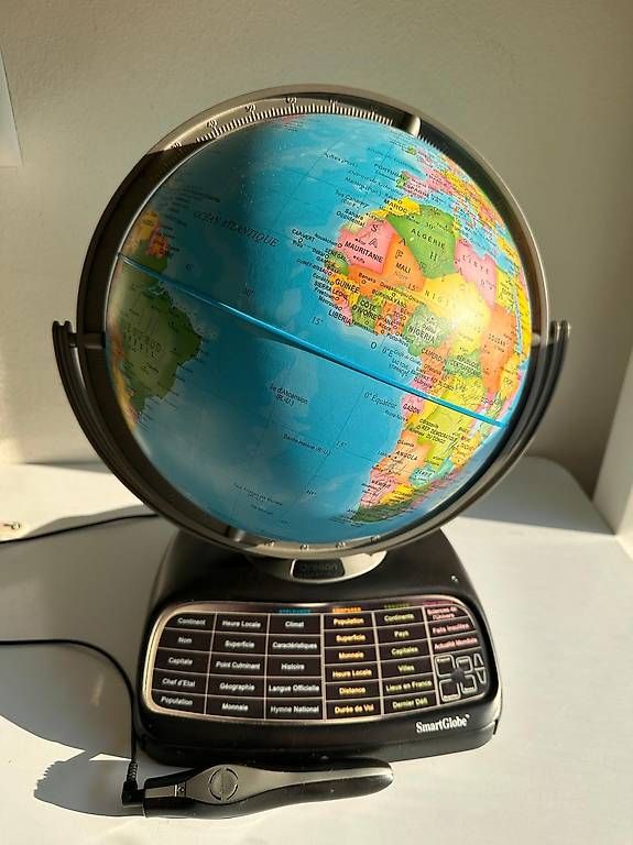 Altro in Decorazioni & Accessori: Globe interactif SmartGlobe Oregon Scientific educatif avec – Usato da Genève venduto da dre_gk92