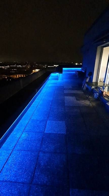 Ghirlande e barre luminose: Bande LED 30 mètre ext. – Usato da Mont-sur-Rolle venduto da Bad_Food