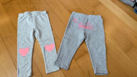 2 graue Mädchen Leggings, Grösse 86/92, mit Herzen!