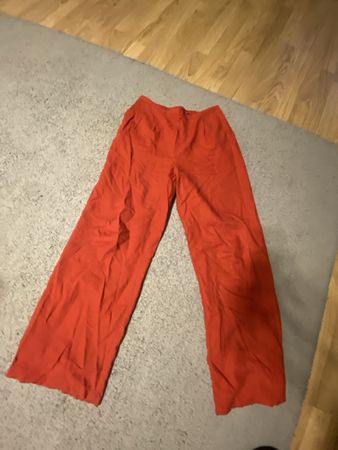 Damen Hose rot Grösse xs/s mit Gummizug guter Zustand