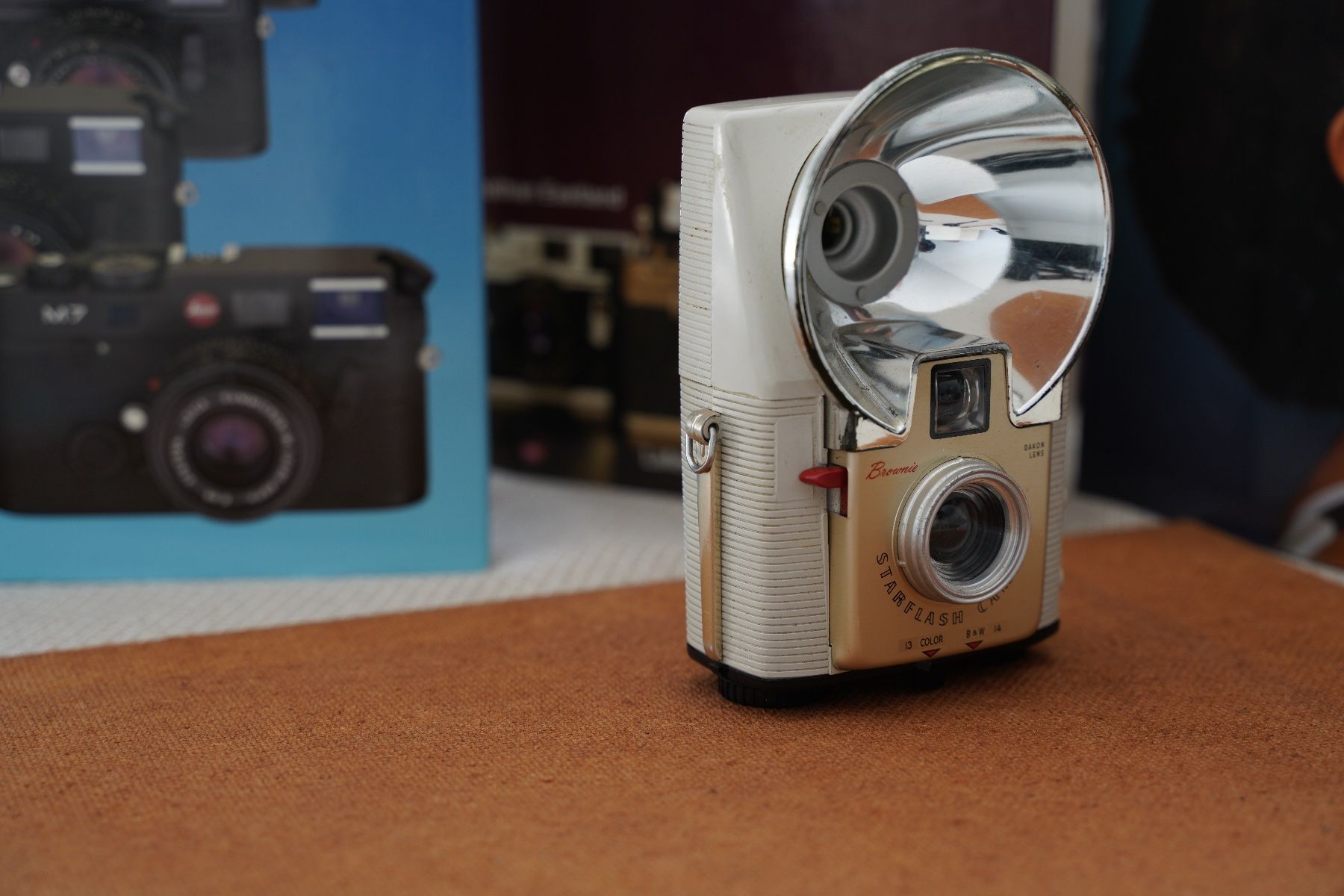 Kodak Fotocamera: Kodak Brownie Starflash Kamera Camera - Hülle – Difettoso da Dagmersellen venduto da sim_zqh8 9