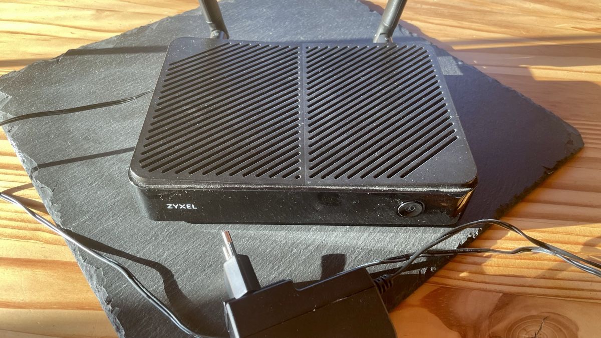 Zyxel Modem & Router: LTE 4G Router - Zyxel LTE3301-Plus – Usato da Saubraz venduto da Ehoekie 3