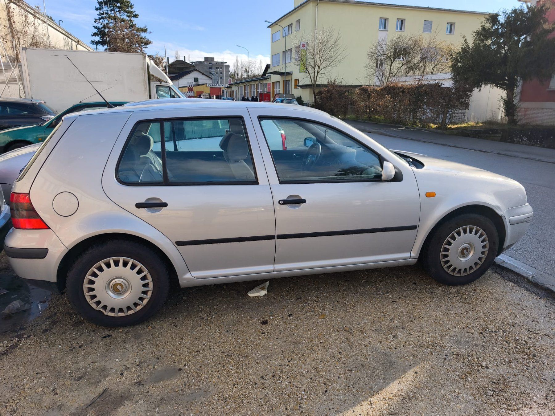 VW Automobili: VW Golf 4 1.8 – Usato da Biel/Bienne venduto da SayaGarage 5