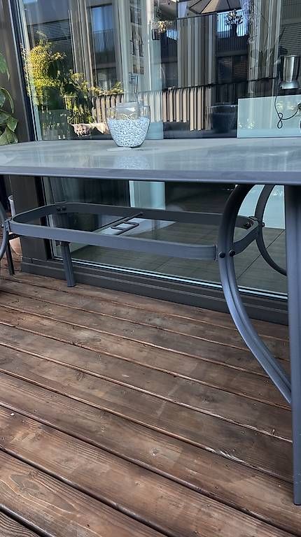 Set di tavolo e panche: Gartentisch mit 4 Stühlen – Usato da Dietlikon venduto da jth_6zk5 2