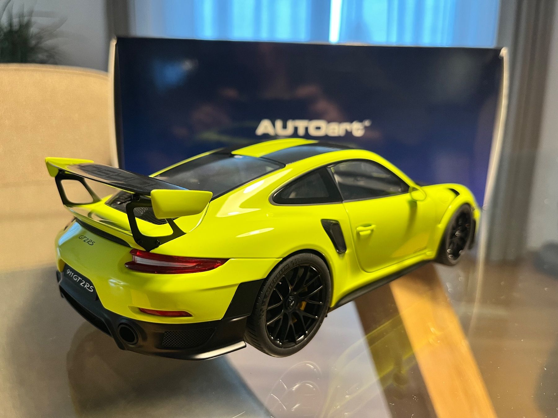 Autoart Modellini d'auto: 1:18 Porsche 911 GT2 RS Autoart – Nuovo (secondo la descrizione) da Kradolf venduto da Zimi78 4