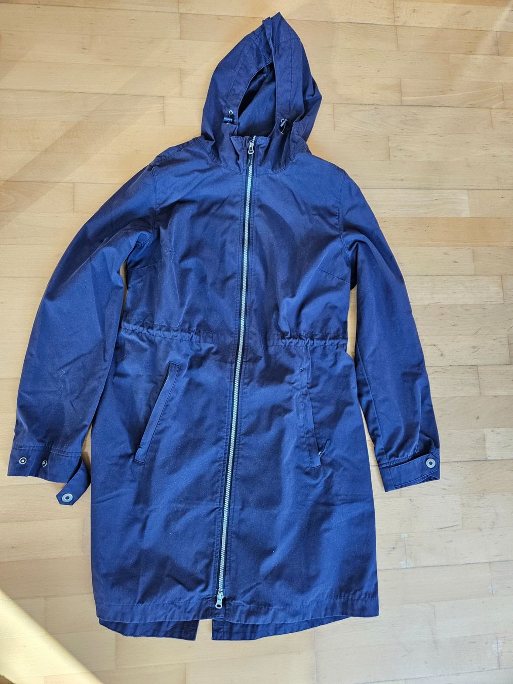 Giacche: Blauer Parka mit Taillenschnur Gr. 38 – Usato da Wettingen venduto da Sk8ertomda