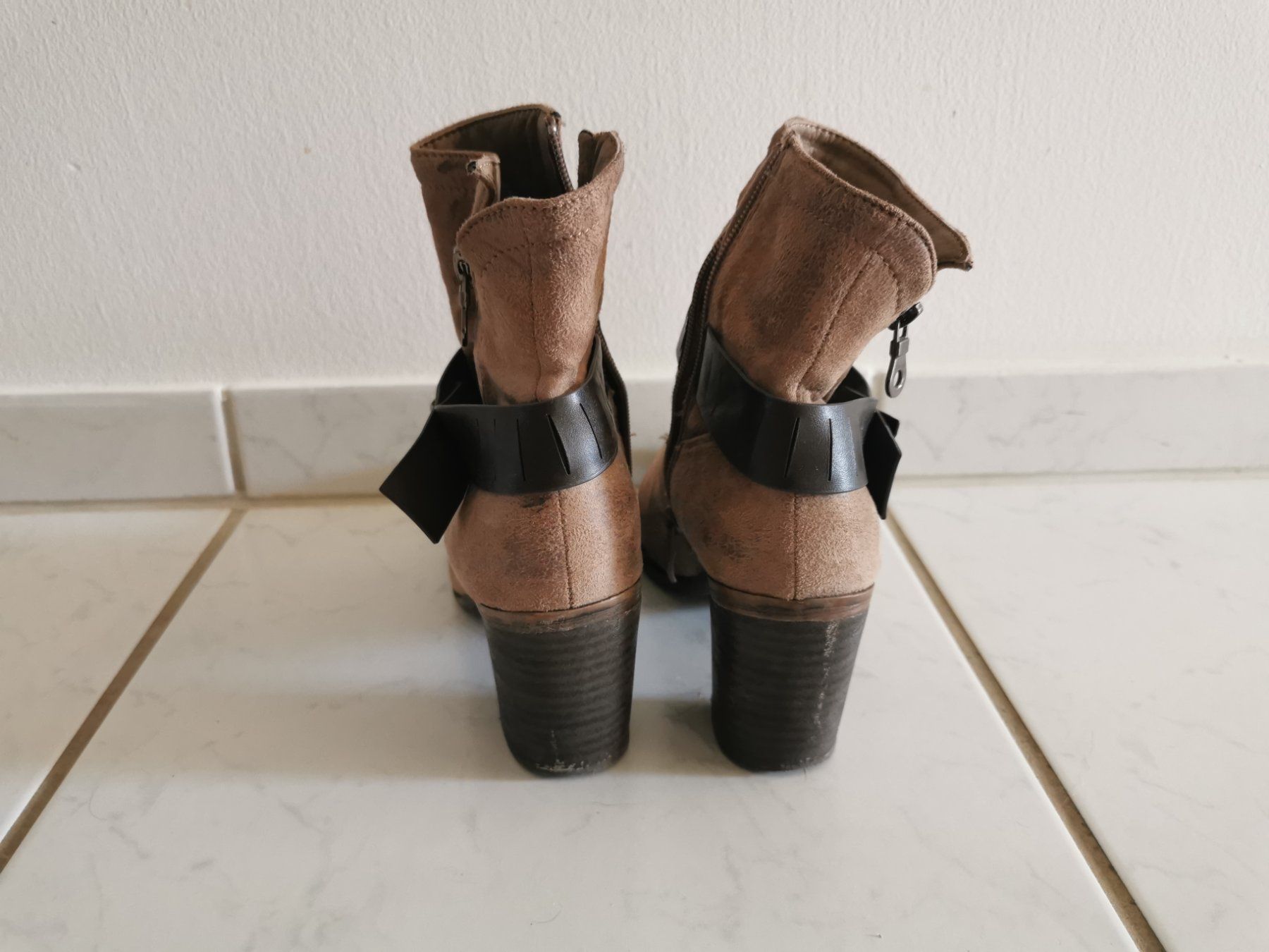 Scarpe da donna: Braun/ beige Stiefeletten Gr. 37 – Usato da Stäfa venduto da basidis 2