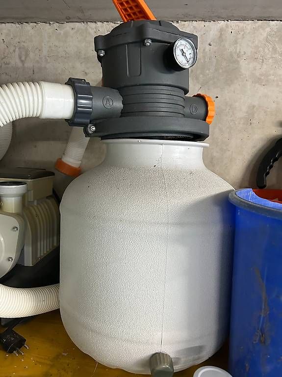 Accessoires de piscine: Sandfilterpumpe – D'occasion à Amlikon-Bissegg par RoSaGer