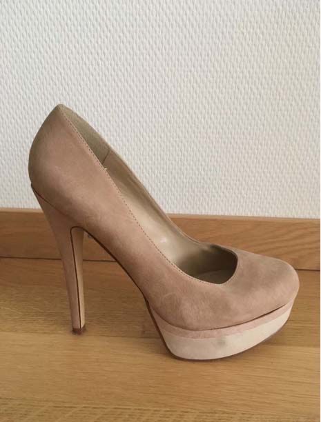 Aldo Damenschuhe: Beige Pumps, Wildlederlook, Grösse 38 – Gebraucht aus Winterthur von butterfly210