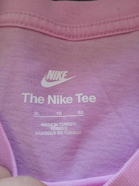 T-shirt: Nike The Nike Tee Herren – Usato da Fräschels venduto da Cesca 1