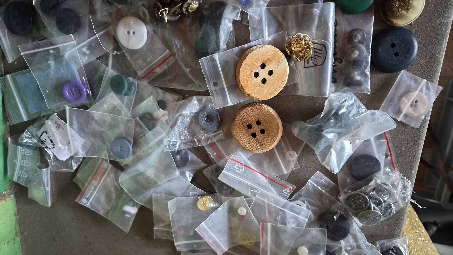 Boutons: Knöpfe Sammlung  – Neuf (Voir description) à Kölliken par Upcycling-by-Mc-TAM 3