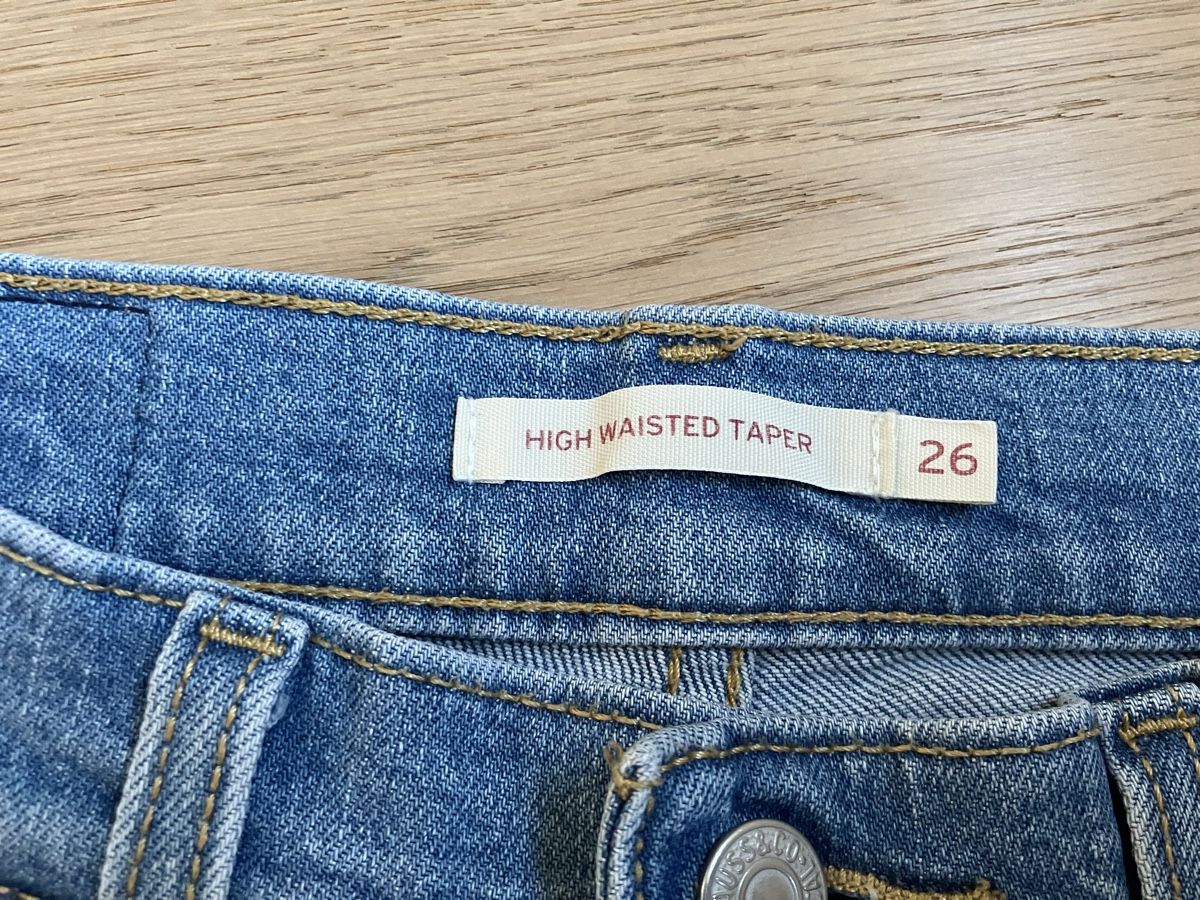 Levi's Jeans: Levi’s Jeans 👖 Gr. 26 – Usato da Wattwil venduto da Frosch046 1