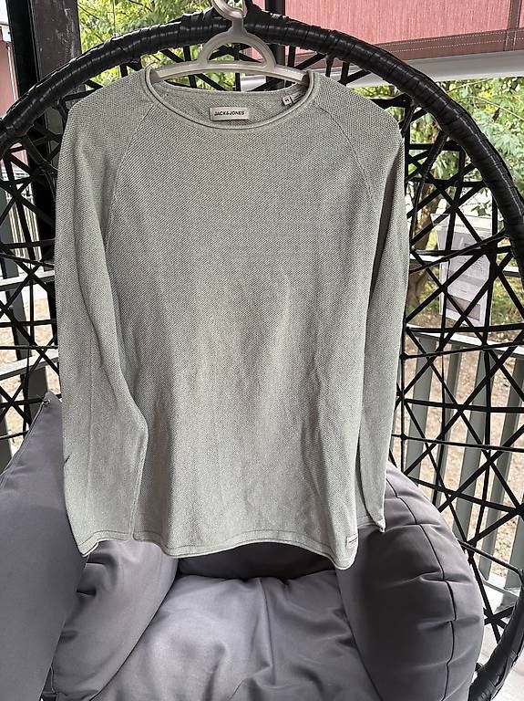 Pullover & Sweatshirts: Dünner Pullover – Gebraucht aus Zürich von muz_2sy7