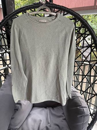 Dünner Pullover