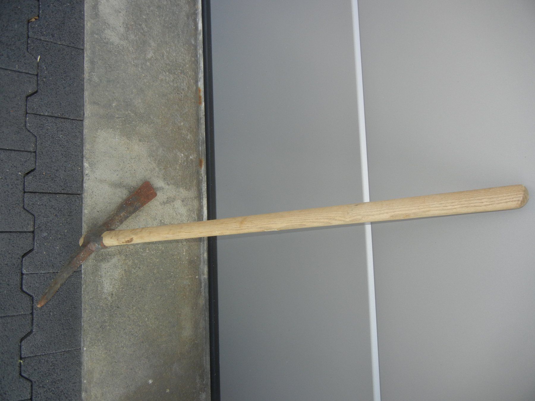 Kletterausrüstungen: Pickel mit Holz-Stiehl 100 cm – Gebraucht aus Langendorf von sonntag10 1