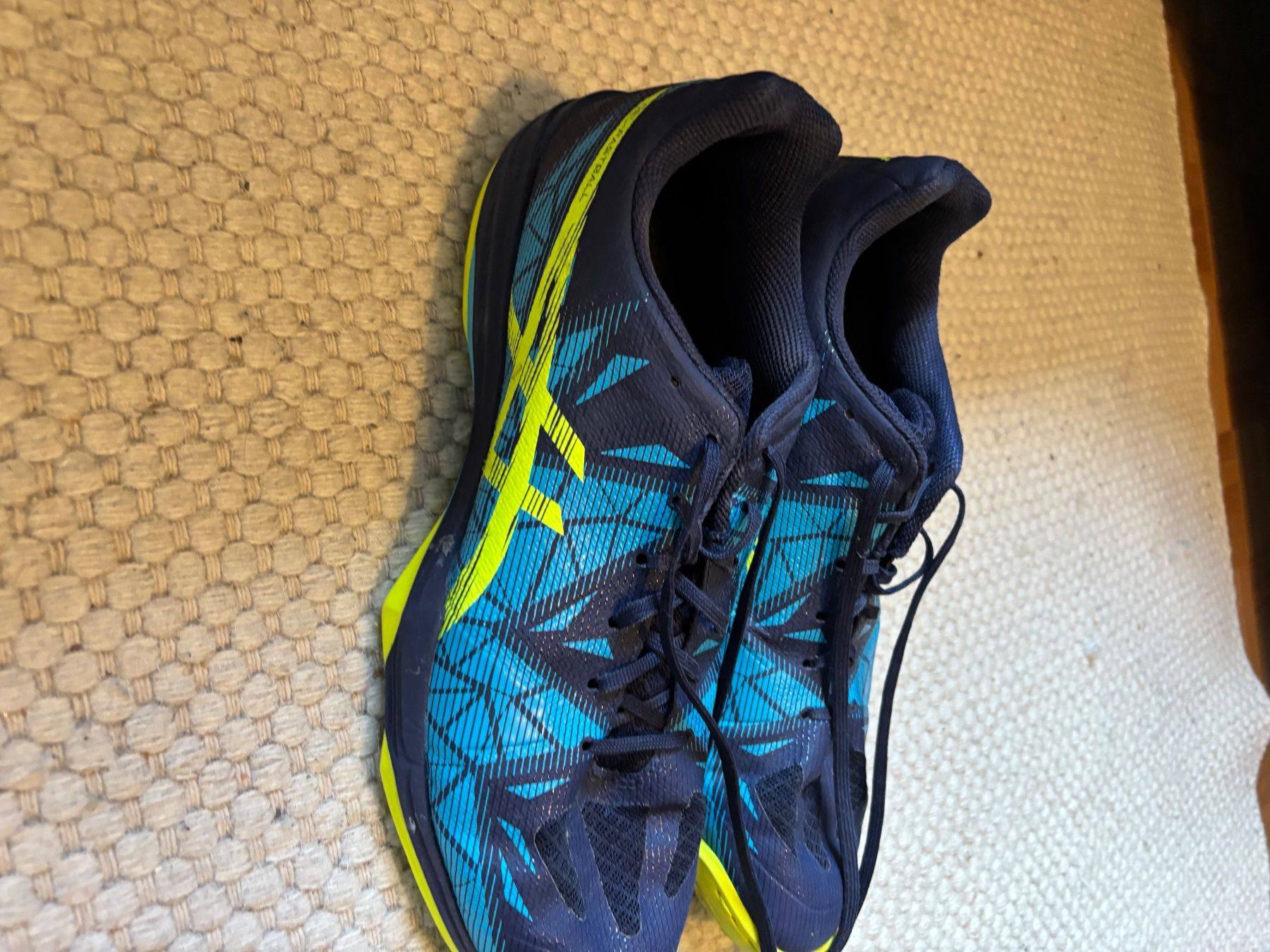 Asics Scarpe per ragazzi: Asics Hallenschuhe blau gelb – Usato da Winterthur venduto da nicolap16 1